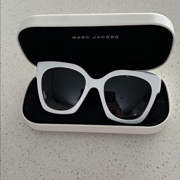 Marc Jacobs 182/S Oversized White Gradient Sunglasses | Luxe - Picture 3 of 15